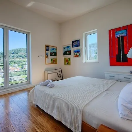 Mara Vis Villa *