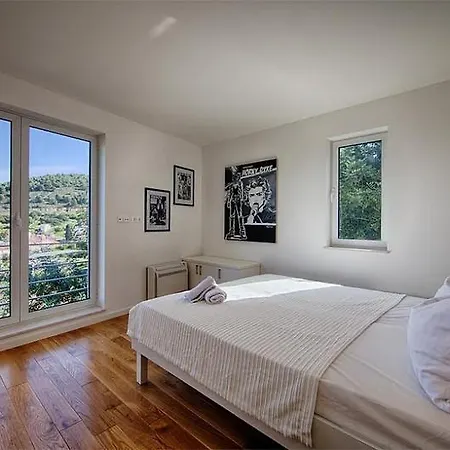 Mara Vis Villa *
